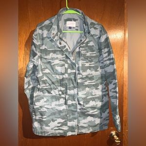 NWOT Universal Thread camo jacket.